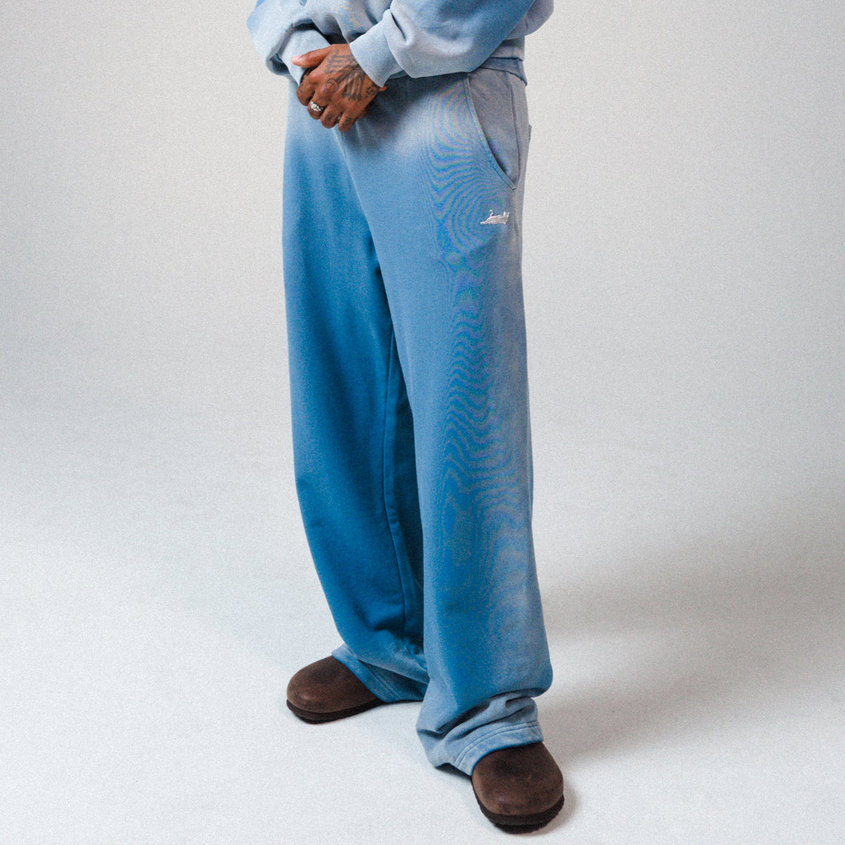 Castanza Straight Leg Sweatpants (Light Blue Faded Wash)