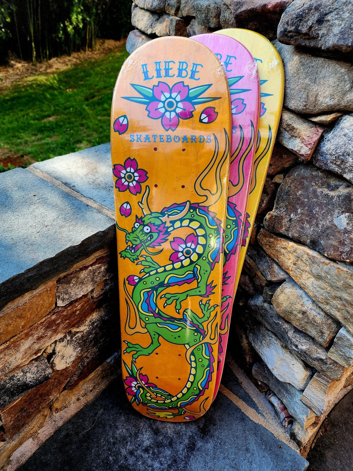 Liebe Grom Squad – Neon Dragon Decks