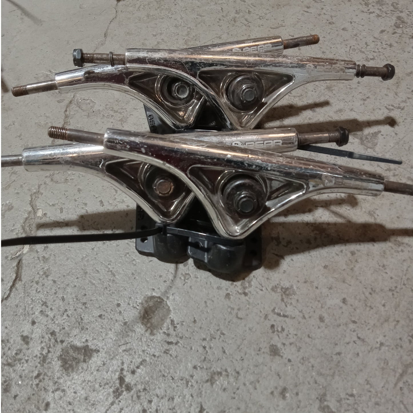 Bear Grizzly Floor Model Trucks 180mm 50° - Chrome (Pair) - Bow Shock Marketplace