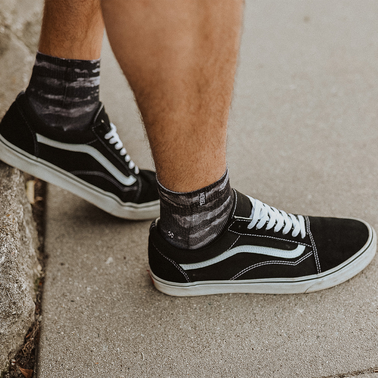 Black Water Color Quarter Crew Sock