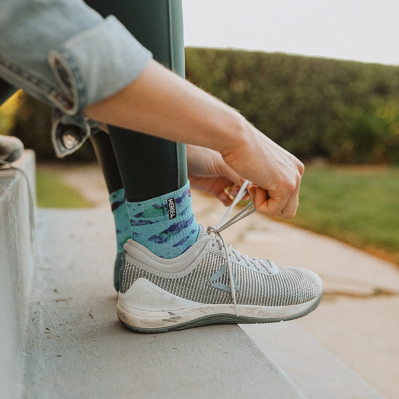 Blue Water Color Quarter Crew Socks
