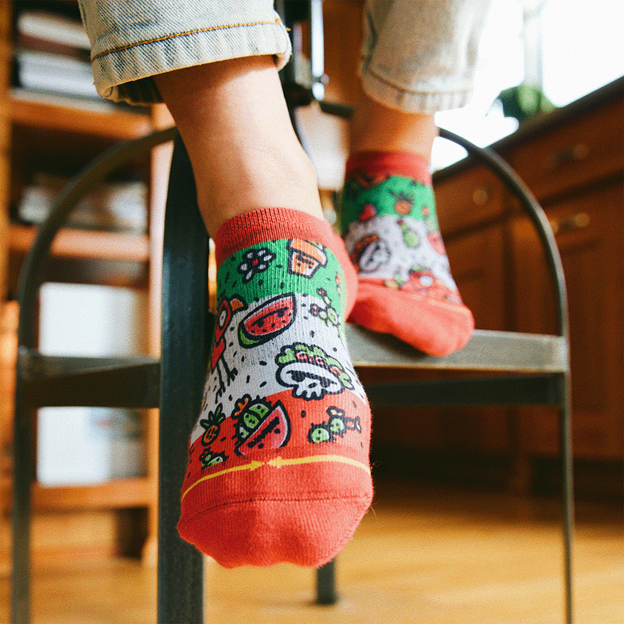 Frida Dreams No Show Socks Art By Walmazan
