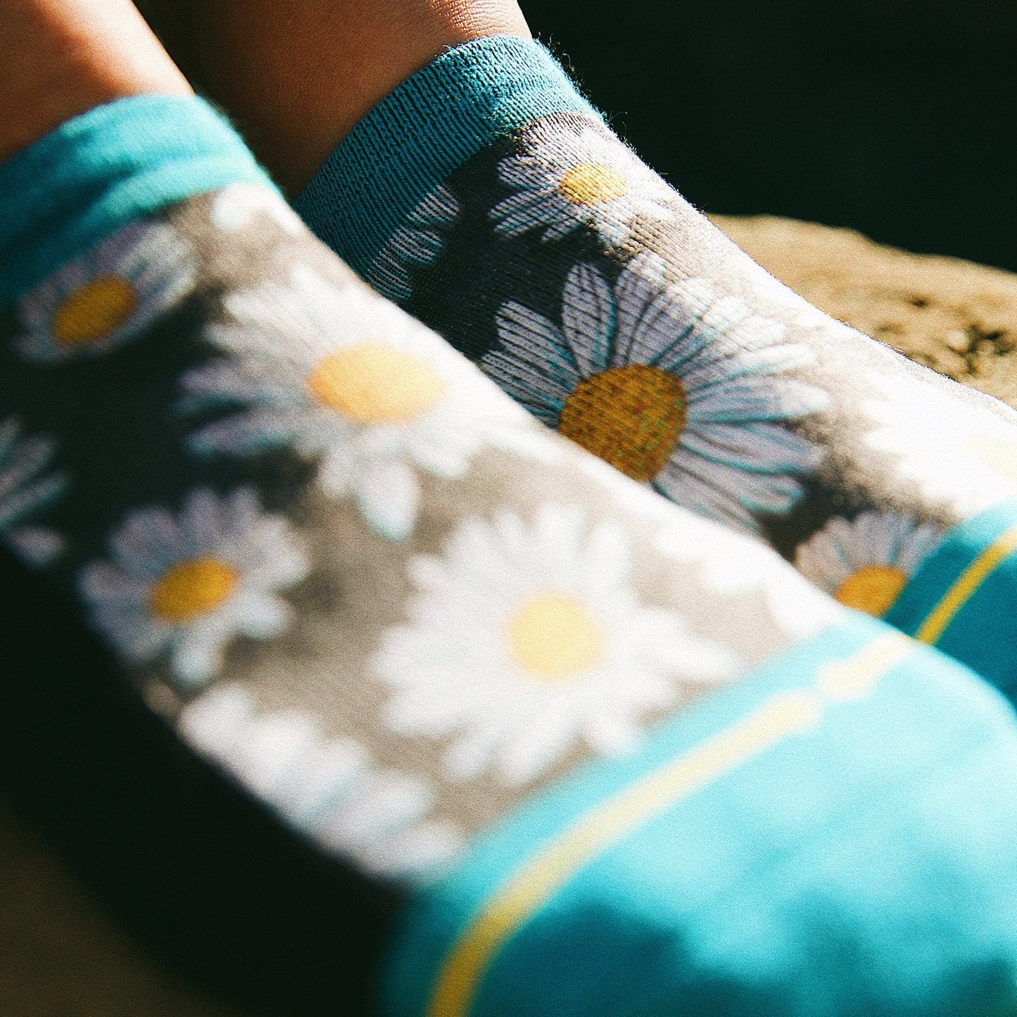 Spring Daisies No Show Socks with Art by Slogan