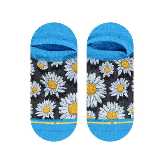 Spring Daisies No Show Socks with Art by Slogan
