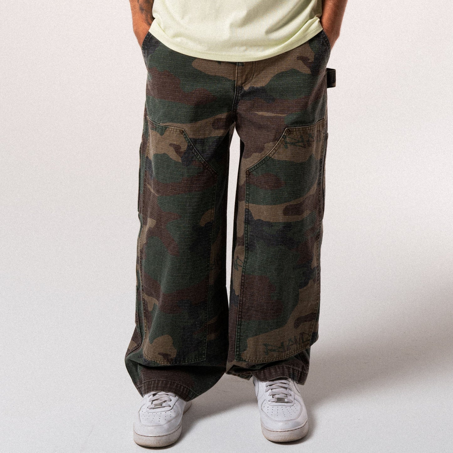 Claws Camo Extra Wide Fit Carpenter Pants (Multi)