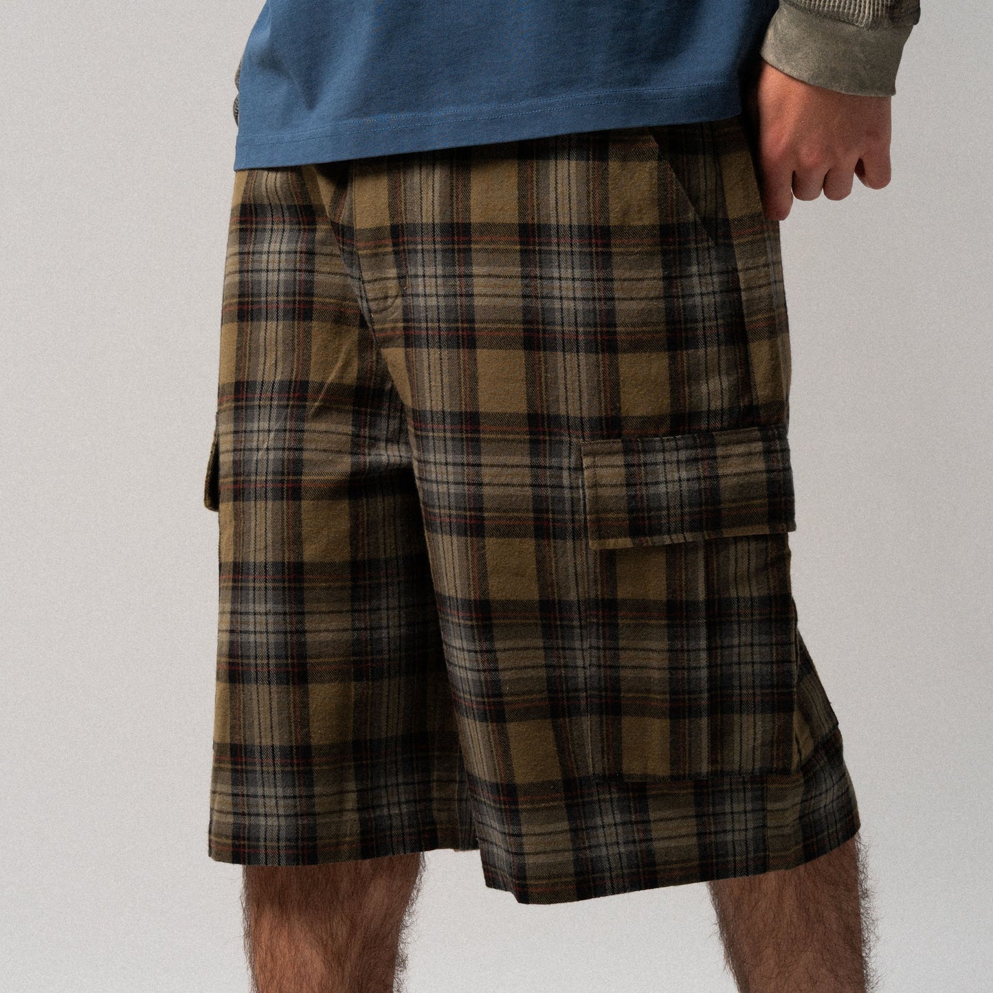 Hansen Wide Fit Cargo Shorts (Olive Plaid)