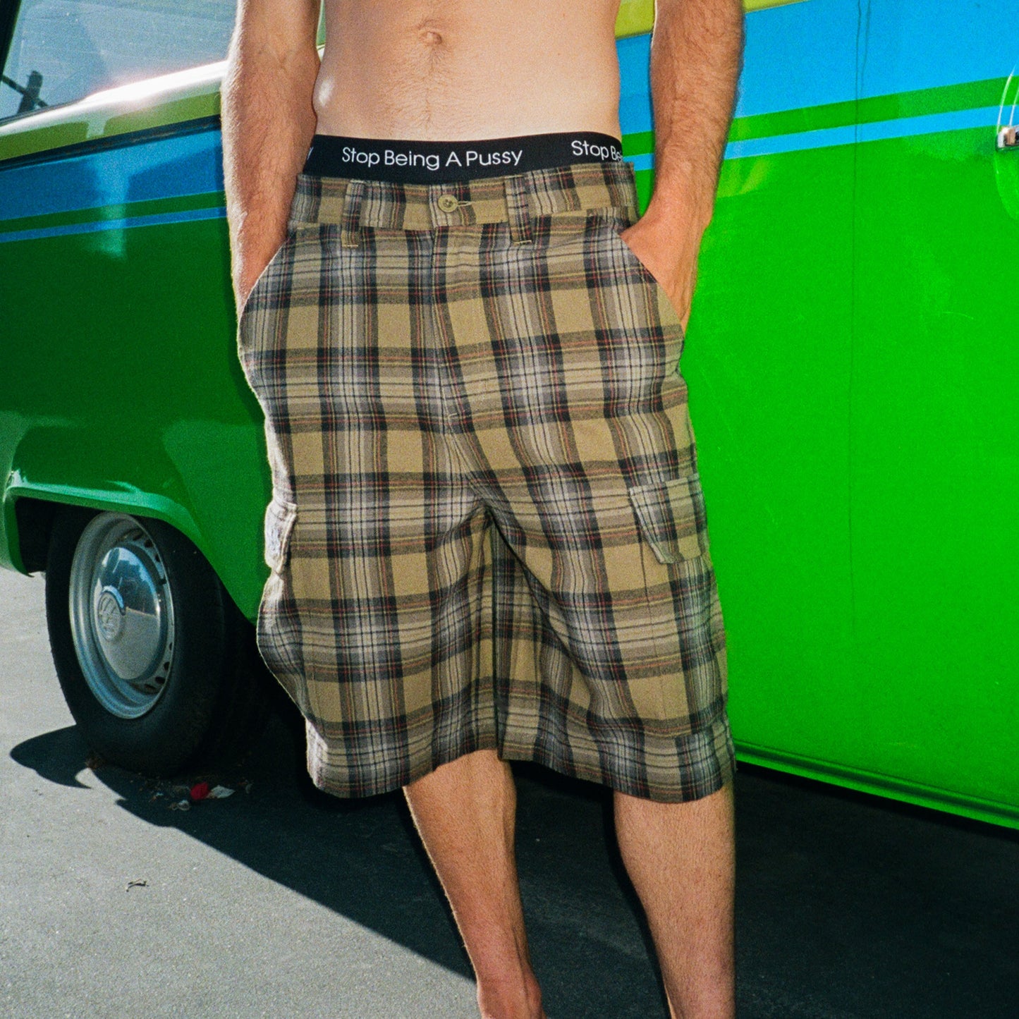 Hansen Wide Fit Cargo Shorts (Olive Plaid)