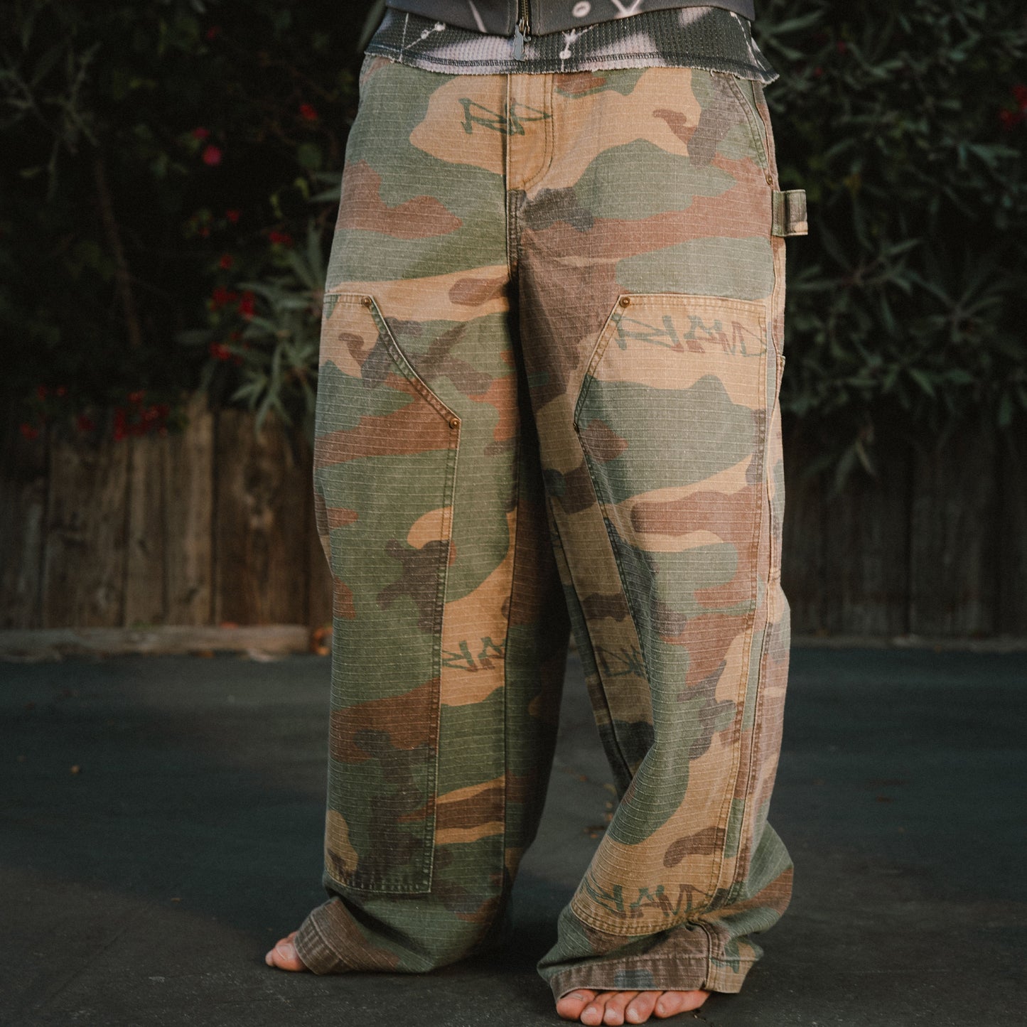 Claws Camo Extra Wide Fit Carpenter Pants (Multi)