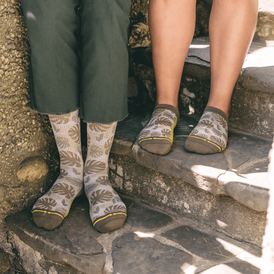 Maia Negre Leaf Camo Crew Socks