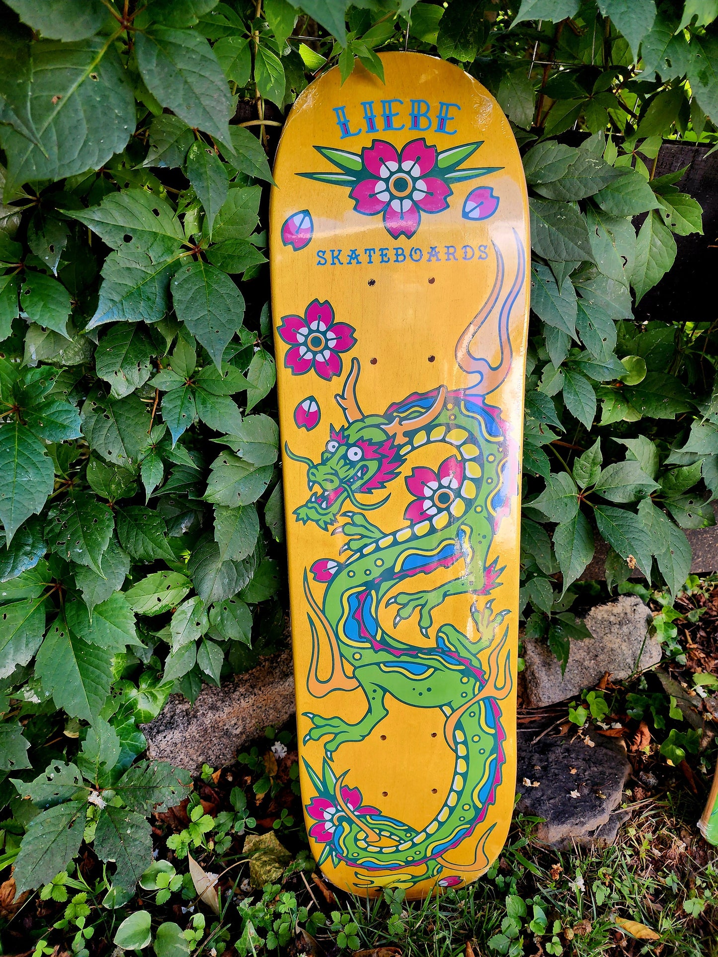 Liebe Grom Squad – Neon Dragon Decks