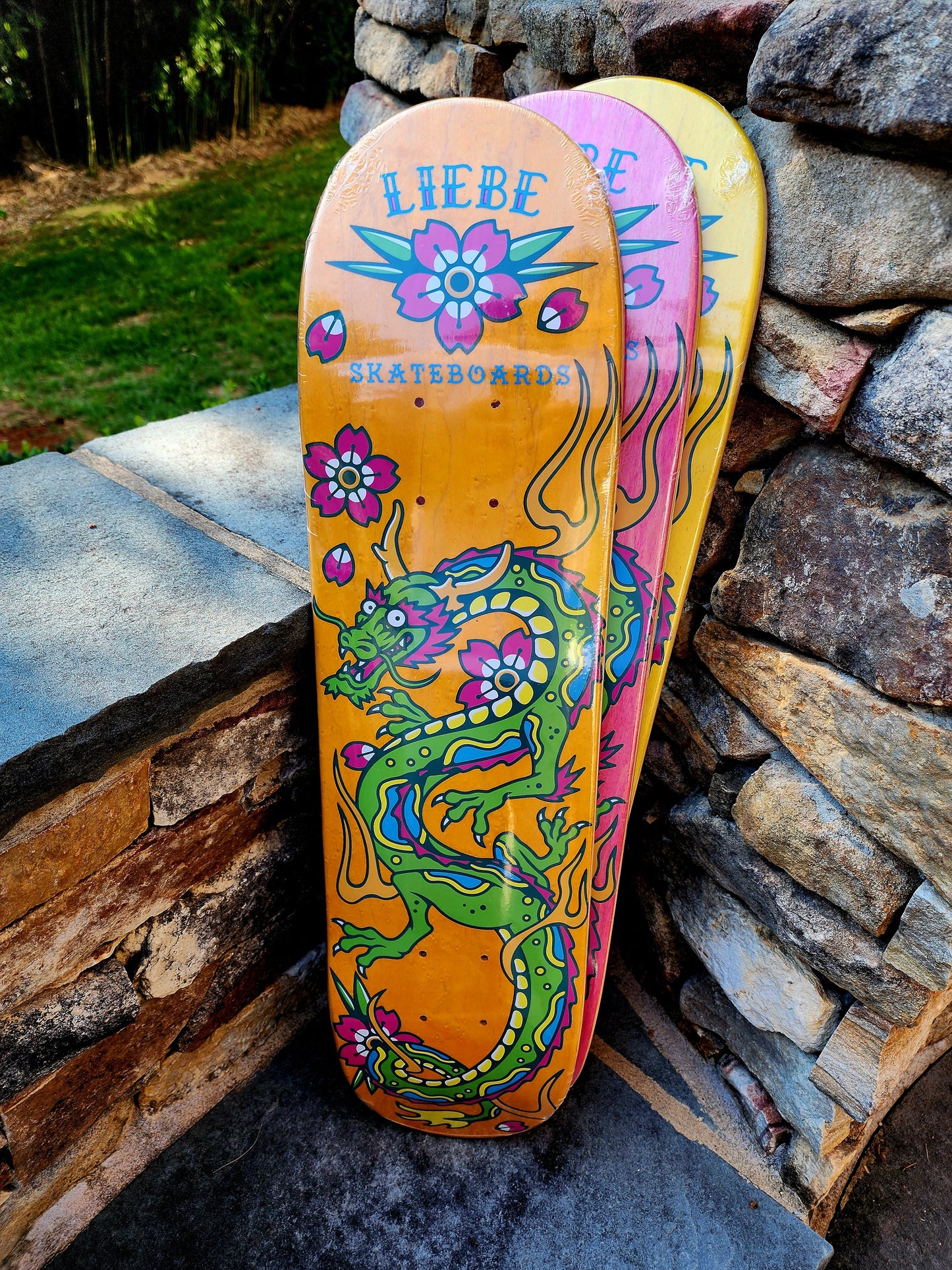 Liebe Grom Squad – Neon Dragon Decks