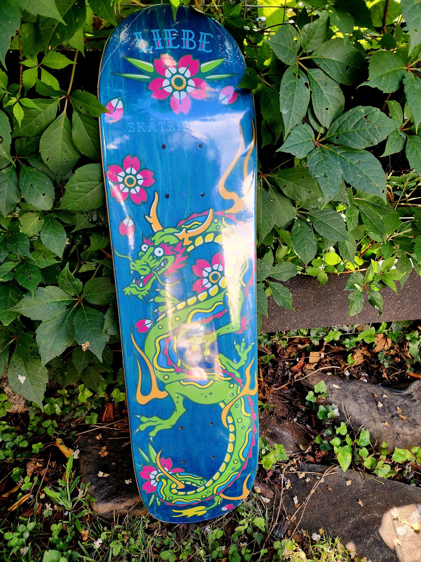 Liebe Grom Squad – Neon Dragon Decks