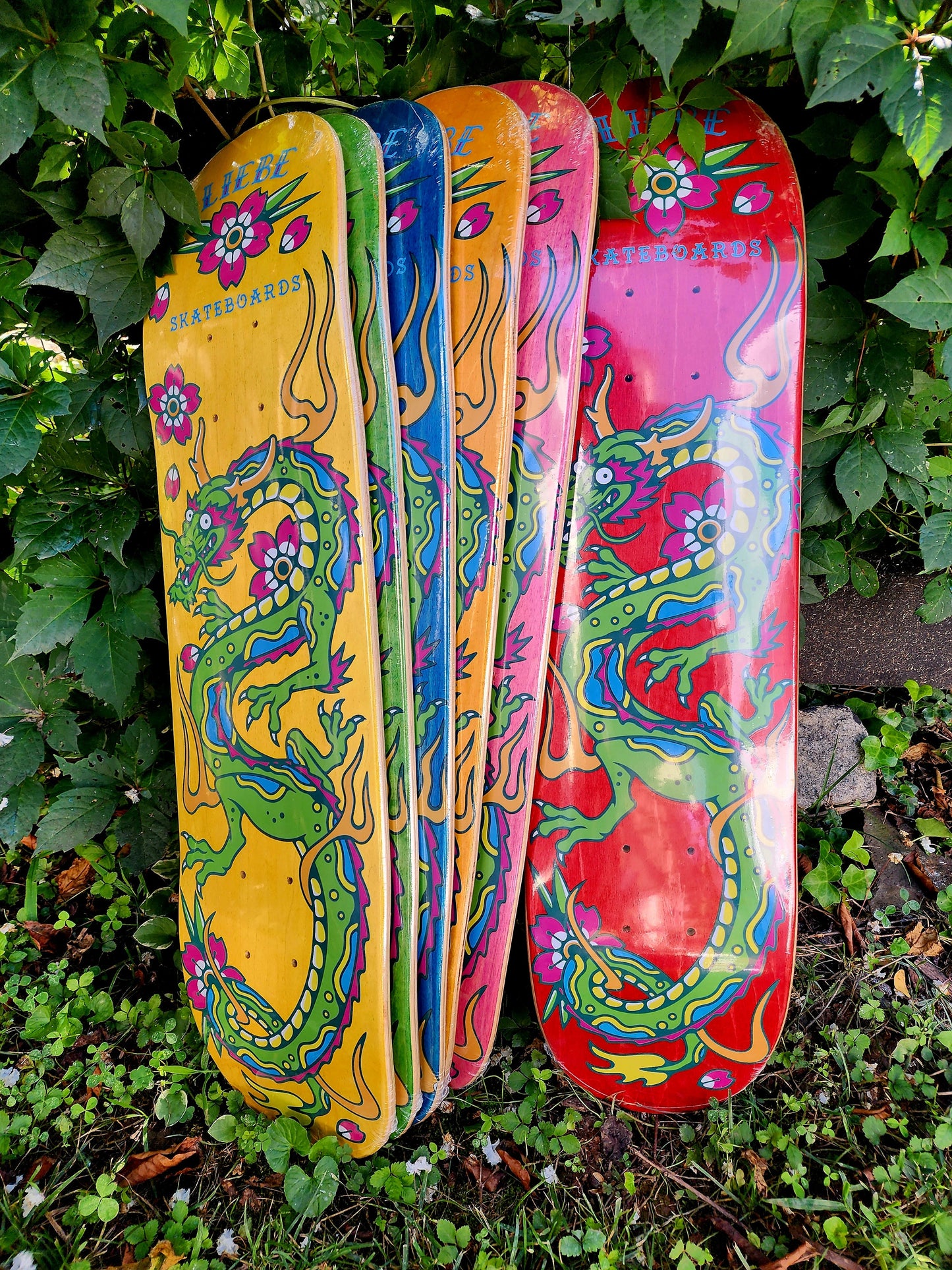 Liebe Grom Squad – Neon Dragon Decks