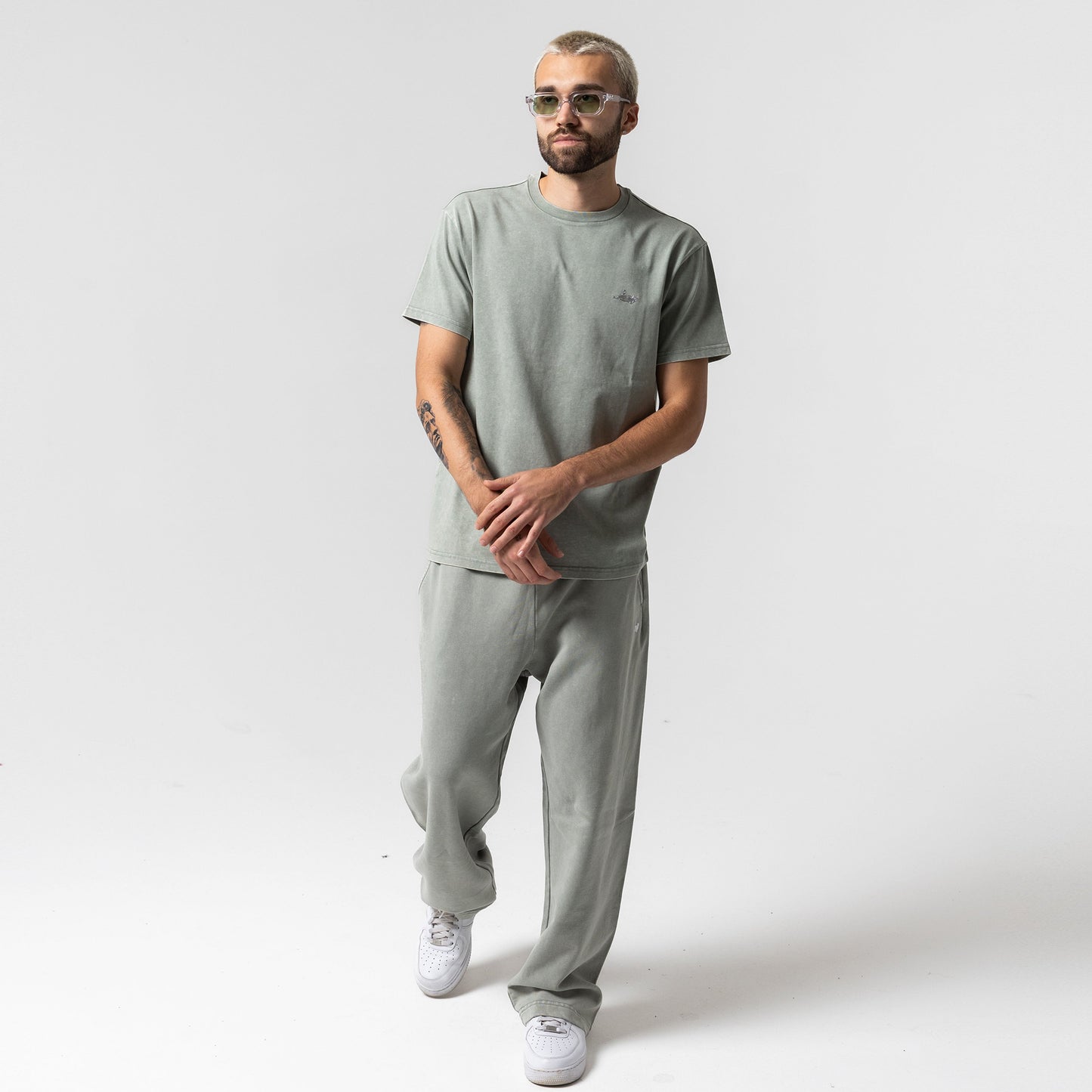 Castanza Straight Leg Sweatpants (Sage Vintage Wash)