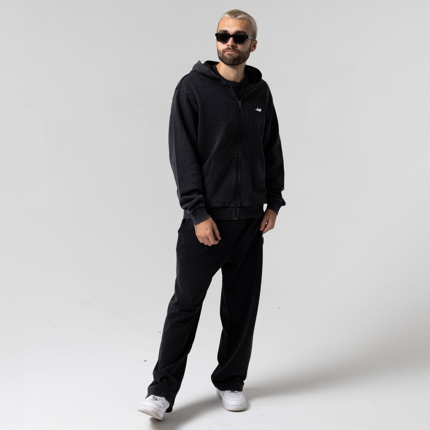 Castanza Zip Up Hoodie (Black Vintage Wash)